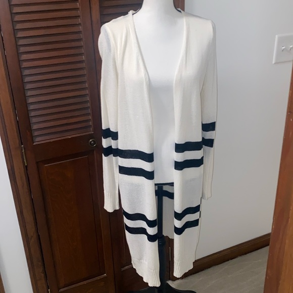 Long black-and-white duster - Picture 1 of 4